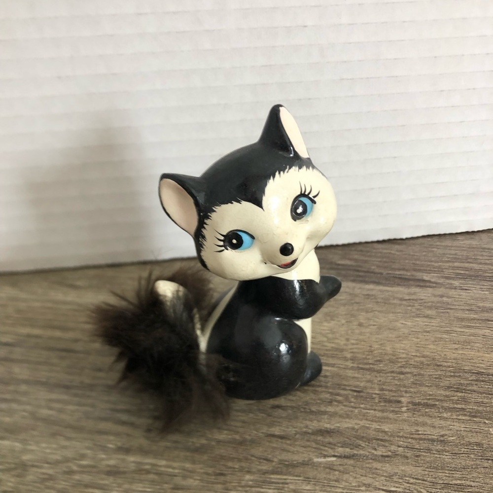 Vtg Ceramic Skunk Figurine with Fur Tail